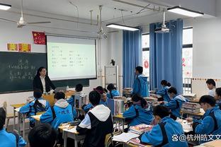 斯普利特：你前一天教申京一遍新动作 他第二天就能应用到比赛中